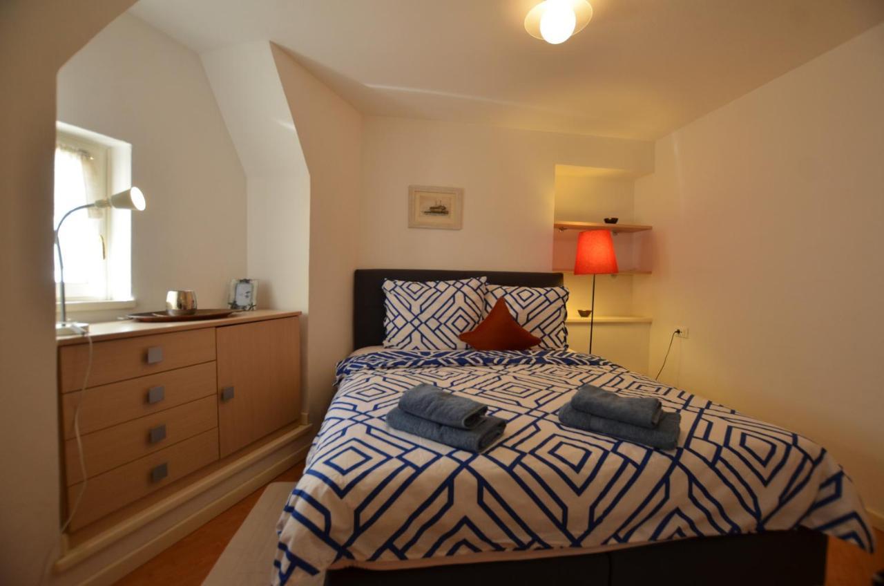 Stella 2 Sea View Apartment Ровинь Экстерьер фото