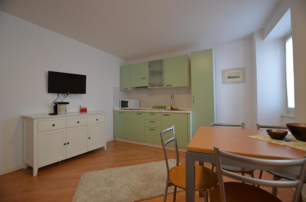 Stella 2 Sea View Apartment Ровинь Экстерьер фото