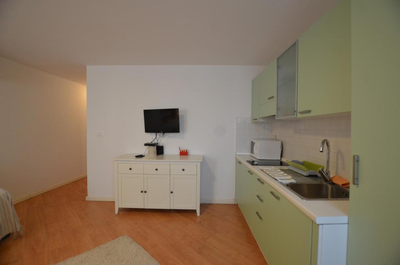 Stella 2 Sea View Apartment Ровинь Экстерьер фото